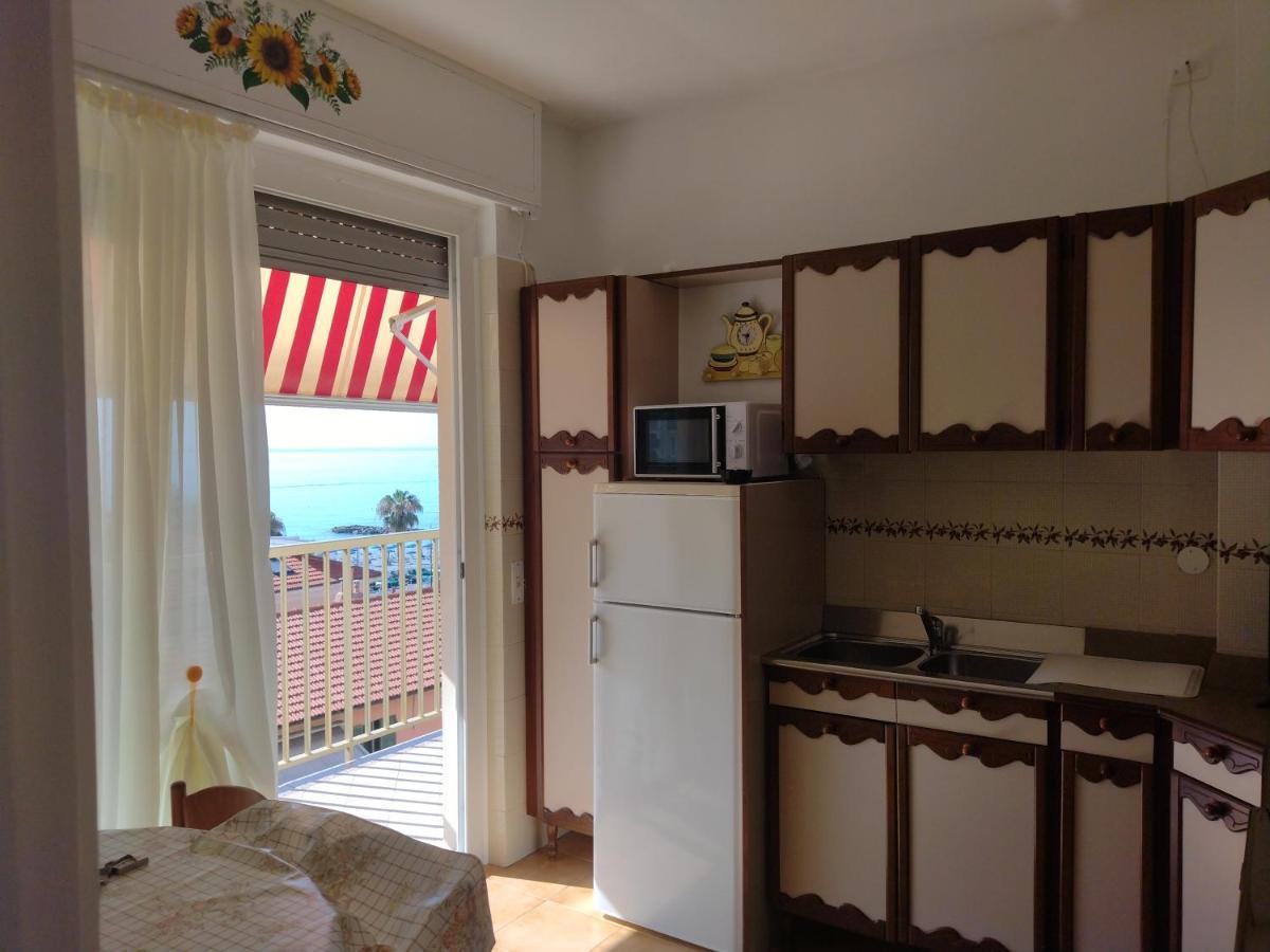 Casa Fronte Mare Apartment Вентимиля Екстериор снимка