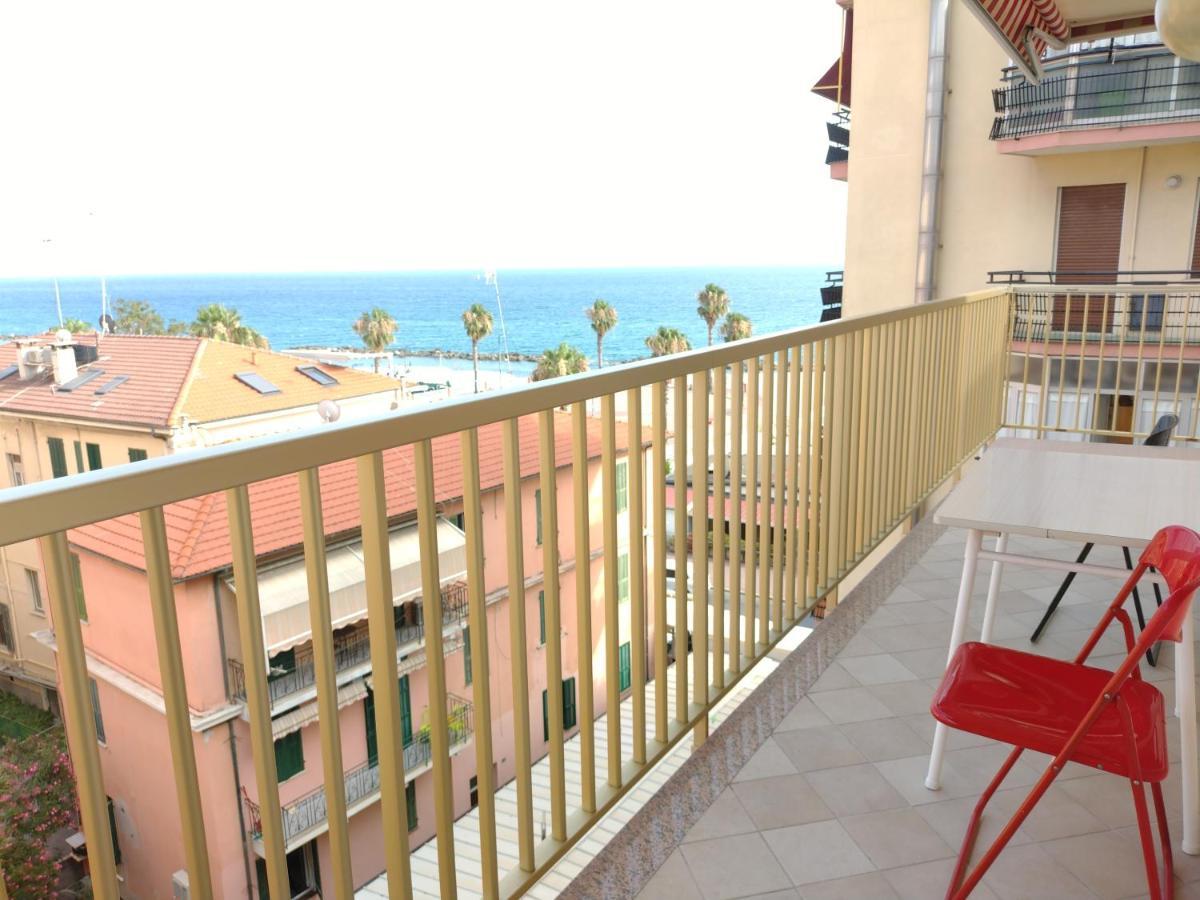Casa Fronte Mare Apartment Вентимиля Екстериор снимка