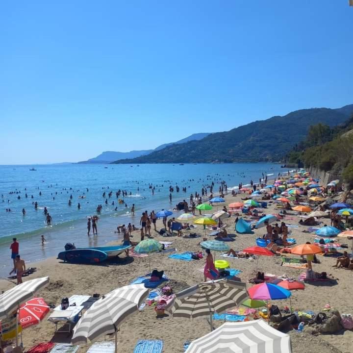 Casa Fronte Mare Apartment Вентимиля Екстериор снимка