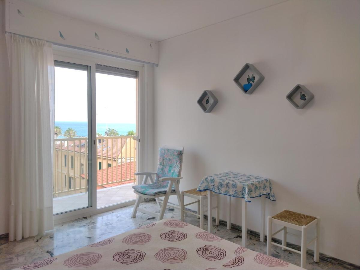 Casa Fronte Mare Apartment Вентимиля Екстериор снимка
