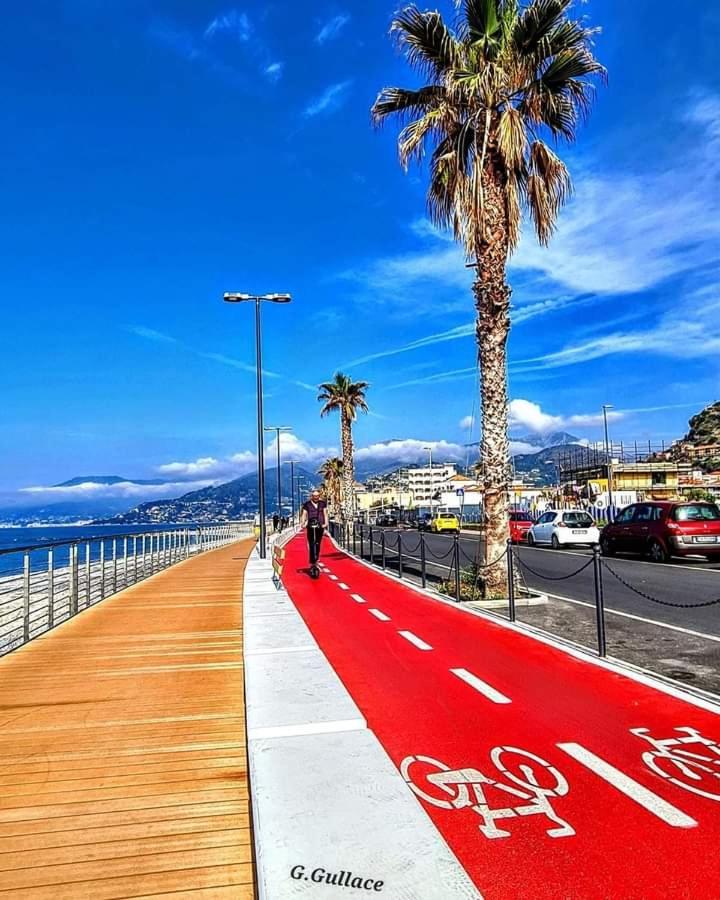 Casa Fronte Mare Apartment Вентимиля Екстериор снимка