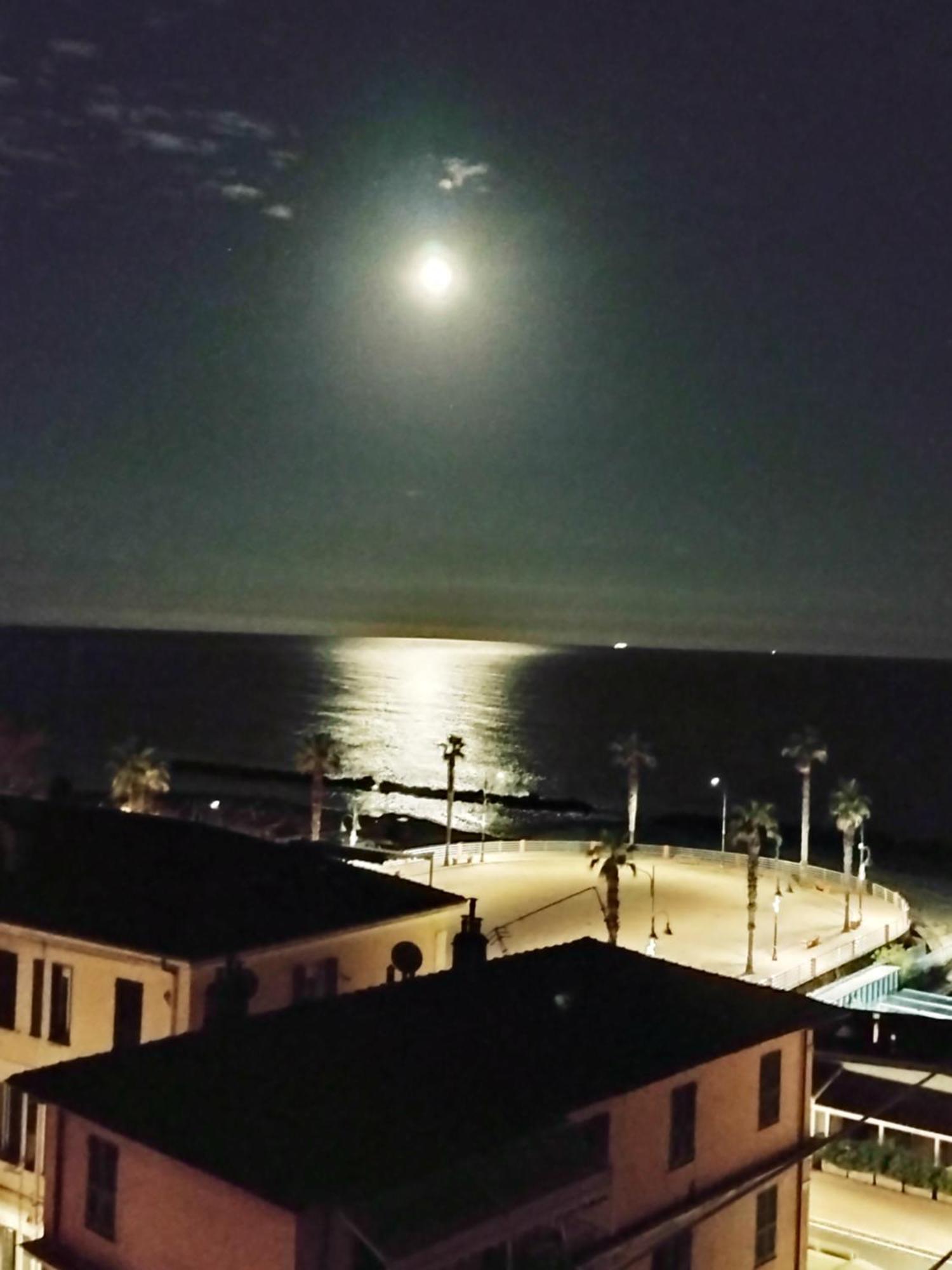 Casa Fronte Mare Apartment Вентимиля Екстериор снимка
